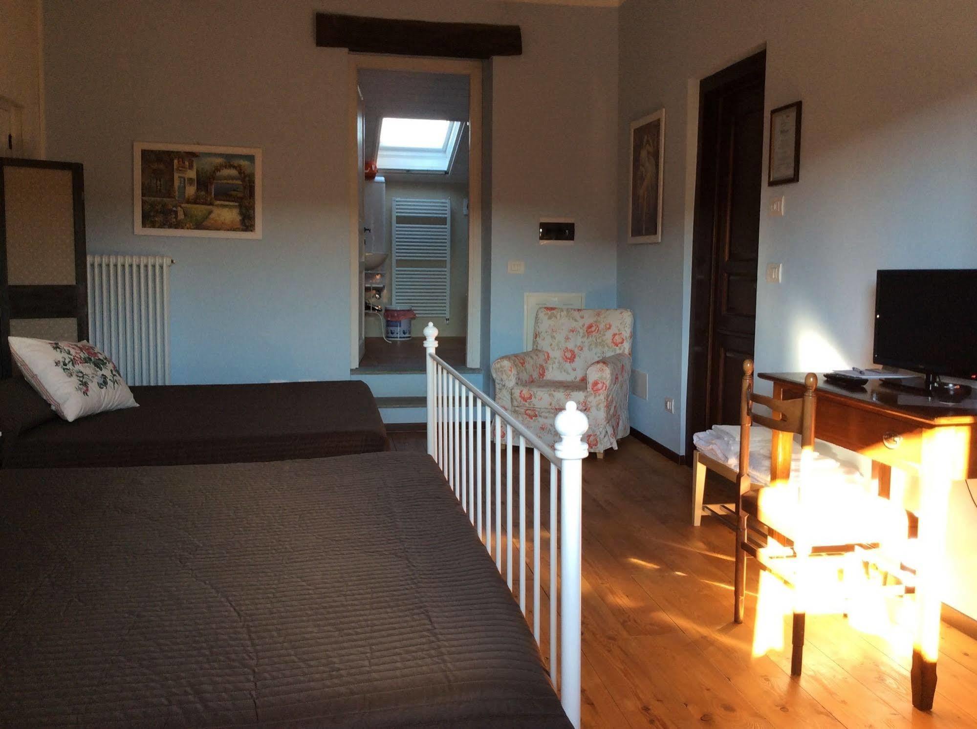 Quattro Gatti Bed & Breakfast Airasca Exterior foto